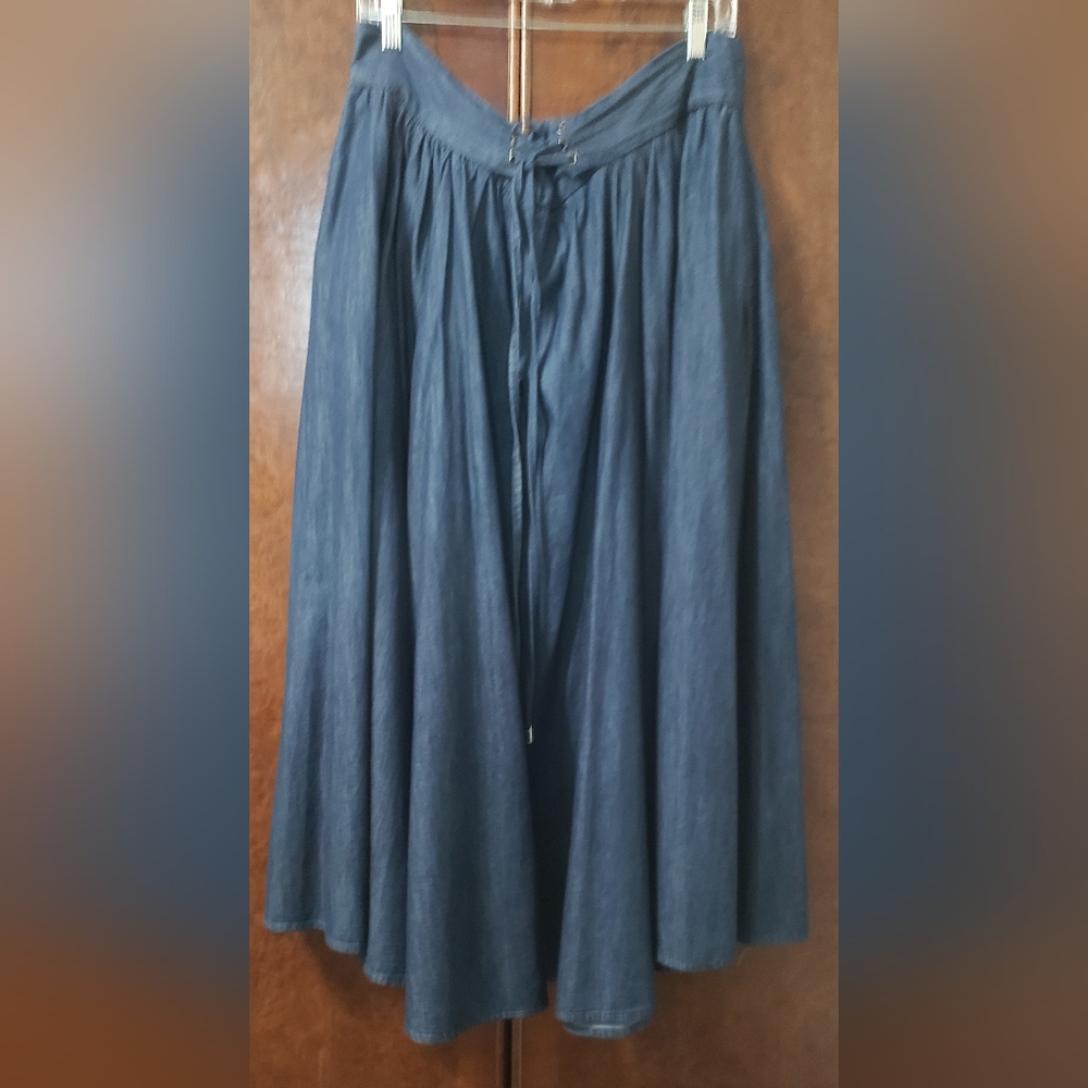 Elegant Blue Denim Skirt